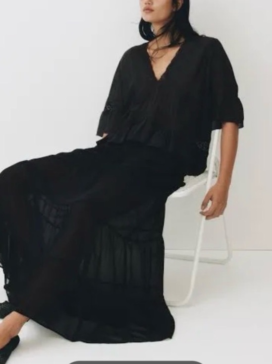 MELLODAY Dresses & Skirts - New MelloDay Black Lightweight V-Neck Maxi skirt